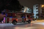 Zeytinburnu’nda 4 katlı iş merkezinin çatısında yangın