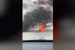 Zihinsel engelli şahıs üzerine benzin döküp kendini yaktı: Korku dolu anlar kamerada