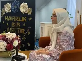 1 yılda hafız oldu, 30 cüzü bir günde ezberden okuyarak hatim etti
