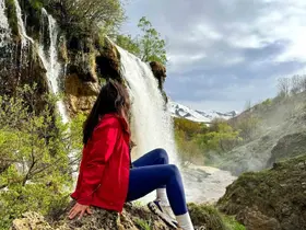 30 metreden dökülen Konarlı Şelalesi doğaseverleri büyülüyor
