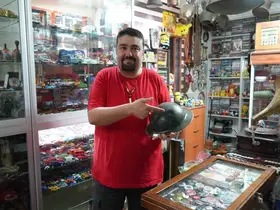 30 yıldır topladığı koleksiyonu için evinin bir odasını müzeye dönüştürdü
