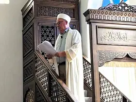 44 yıllık imam cemaatine cuma hutbesiyle veda etti
