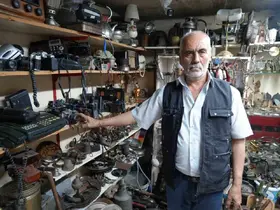 45 yıllık antikacı, sahte ürünlere dikkat çekti
