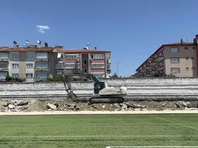 71 yıllık Gazi Atatürk Stadyumu’nda yıkım başladı, hatıralar hafızalarda kaldı
