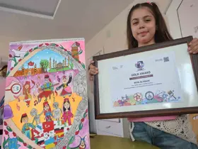8 yaşındaki Ressam Asya, 300 bin rakibini geride bırakarak dünya birincisi oldu
