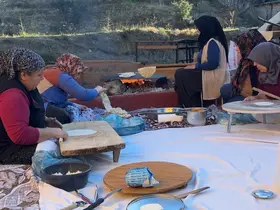 Adana’da öğrencilerin bahçede yetiştirdiği ürünler sofraya taşındı
