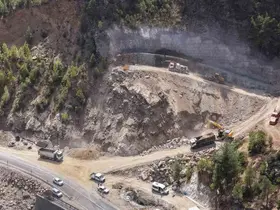Adana’daki ‘Heyelan Islahı ve Tünel Projesi’nde ilk kazma vuruldu

