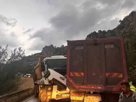 Adıyaman’da iki kamyon çarpıştı: 2 yaralı
