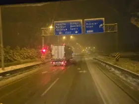 Afyonkarahisar’da karla mücadele sürüyor
