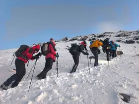 Ağrı Dağı’nda karlı zirveye tırmandılar
