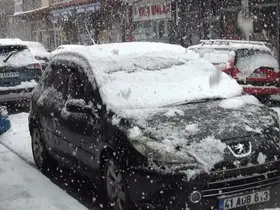 Ahlat’ta kar yağışı
