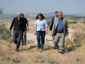 Ahmet Akın Naipli’de ki çiftçileri sevindirdi
