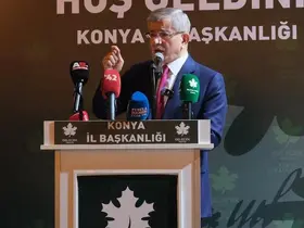 Ahmet Davutoğlu, Konya’da partisinin iftar yemeğine katıldı.