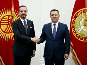 AK Parti Genel Başkan Yardımcısı Zorlu, Kırgızistan Cumhurbaşkanı Caparov ile bir araya geldi
