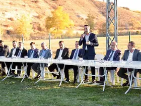 AK Parti heyeti Akçadağ’da muhtarlarla buluştu
