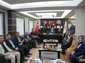 AK Parti heyeti Başkan Hallaç ile bir araya geldi
