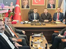 AK Parti heyetinden ilçe başkanlığına ziyaret
