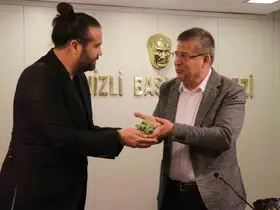 AK Parti İl Başkanı Subaşıoğlu; "Siyasilerin toplumla kurduğu en güçlü köprü basındır"
