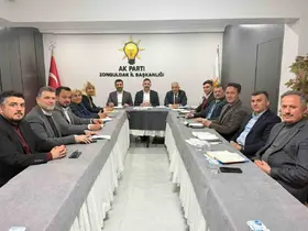 AK Parti İl Başkanlığı’nda değerlendirme toplantısı gerçekleştirildi
