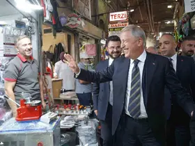 AK Parti Kayseri Teşkilatı Kapalı Çarşı’da esnaf ziyaretinde bulundu

