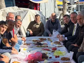 AK Parti Milletvekili Mehmet Demir, Tavşanlı Semt Pazarı’nda esnafla buluştu
