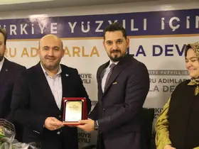 AK Parti Tepebaşı İlçe Başkanlığı görevini Serhat Tunç teslim aldı
