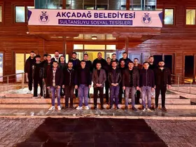 Akçadağ Belediye Başkanı Ulutaş sahurda gençlerle buluştu
