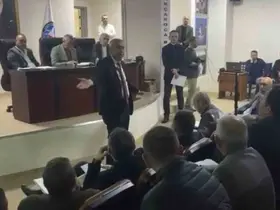 Akçakoca Belediye Meclisi’nde gergin anlar
