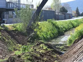 Akhisar’da 5 kilometrelik dere hattı temizleniyor
