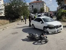 Akşehir'de Motosiklet ile Otomobil Çarpıştı: 1 Yaralı