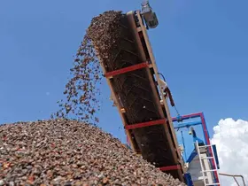 Alanya Belediyesi’nin çakıl yıkama makinesi ilk kez kullanıldı
