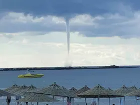 Alanya’da deniz üzerinde dev hortum
