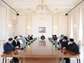 Aliyev: "İslam dünyasına karşı ilan edilmemiş bir savaş var ve İslamofobi bunun küçük bir parçası"
