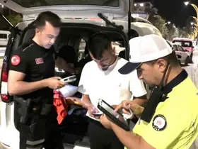 Alkollü minibüs kullanan sürücünün ehliyetine el kondu
