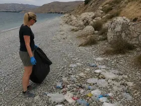 Alman turistten Bitlis’te çevre temizliği
