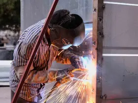 Altıeylül’de 40 yer altı konteyneri baştan aşağı yenilendi
