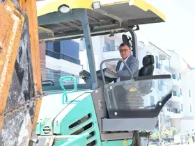 Altıeylül’de asfalt mesaisi aralıksız sürüyor
