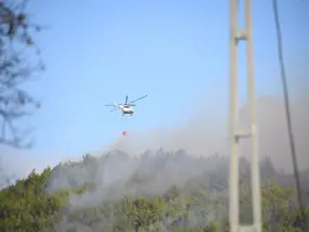 Altınoluk’taki yangın kontrol altına alındı, Gömeç yangınına müdahale sürüyor
