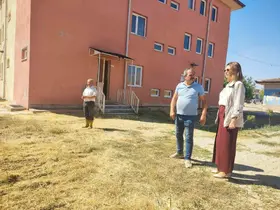Altıntaş’ta köy okullarında tadilat çalışmaları sürüyor
