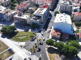 Altyapısı yenilenen caddede sıcak asfalt çalışmaları başladı
