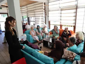 Alzheimer hastaları Mavi Ev’de huzur buluyor
