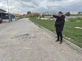 Ana arterle kesişiminde sürekli kaza olan sokak için tedbir alınması bekleniyor
