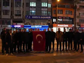 Anahtar Parti Denizli il binasına dev Türk bayrağı asıldı
