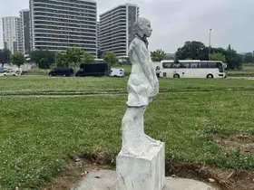 Anket sonuçlandı, belediye heykeli kaldırma kararı aldı

