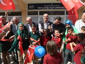 Antakya Belediyesi, Yaylacık Mahallesi’nde açtığı kütüphaneyle çocukları kitapla buluşturdu
