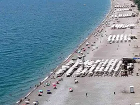 Antalya’da termometreler 38 dereceyi gösterdi, sahiller doldu
