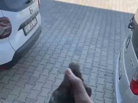 Apartman boşluğuna düşen sığırcık kurtarıldı
