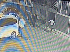 Araç ticareti silahlı kavgaya döndü... O anlar kamerada
