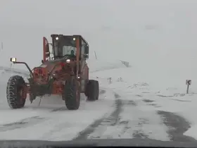 Ardahan’ın yüksek kesimlerinde kar ve tipi ulaşımı aksatıyor
