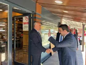 Arpaçay Kaymakamı Muhammed Burak Akköz vatandaşlarla vedalaştı
